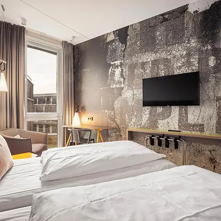 Hotel Comfort Airport 4*