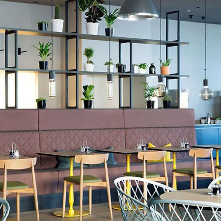 Comfort Airport Hotel 4*